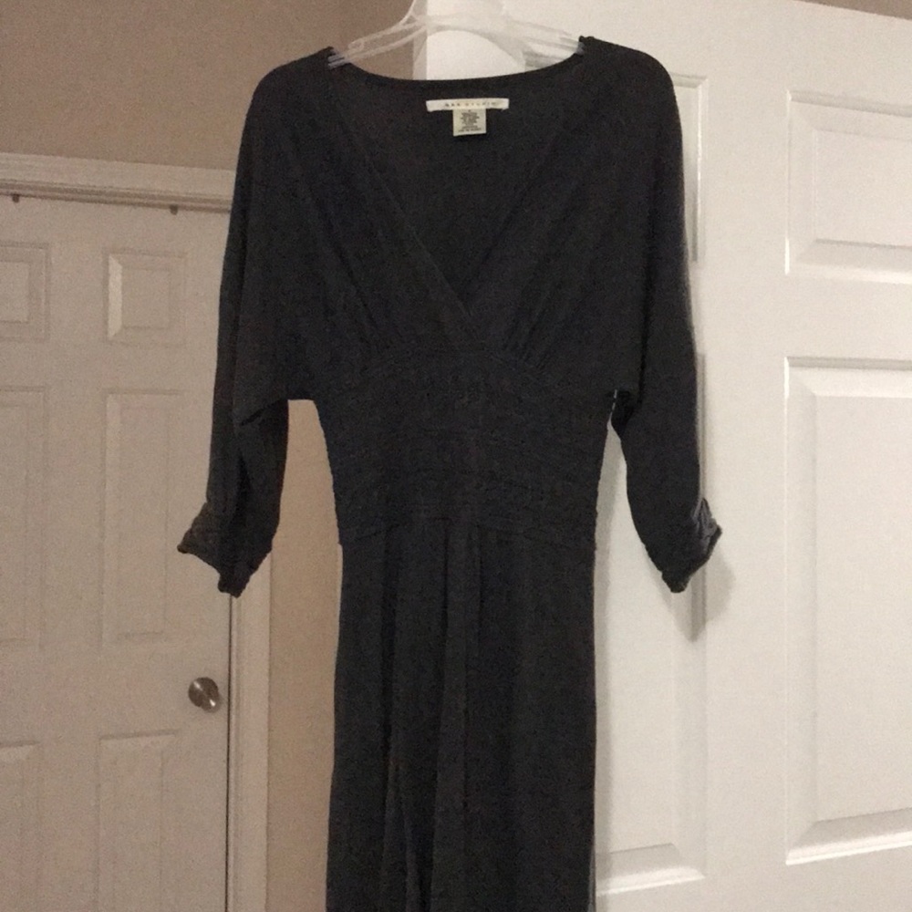 Quarter sleeve gray dress
